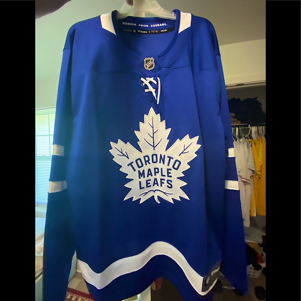Toronto Maple Leaf Hockey Jersey 🏒